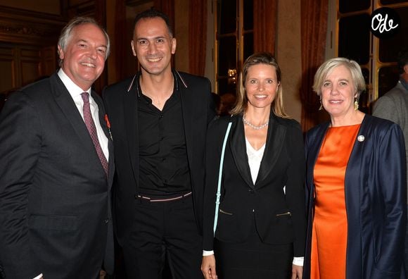 Exclusif - Paul Polman (CEO de Unilever), Jean-Michel Karam (PDG de IOMA) et Kim Polman - Cérémonie de remise des insignes de Chevalier de la Légion d'Honneur à Paul Polman (CEO de Unilever) par Laurent Fabius (président du Conseil constitutionnel) au Conseil constitutionnel à Paris, France, le 3 novembre 2016. © Veeren/Bestimage