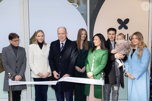 TT.SS.HH. Le Prince Albert II (Le prince Albert II de Monaco) et la Princesse Charlène de Monaco (La princesse Charlène de Monaco), S.A.S. la Princesse Stéphanie de Monaco (La princesse Stéphanie de Monaco), Camille Gottlieb et Louis Ducruet avec ses filles Victoire et Constance, assistent à l'inauguration des " Petites Merveilles " créées par Marie Ducruet et Élise Rouillard. Little Wonders" est un espace dédié aux enfants avec des jeux, des activités éducatives et un café situé sur le Boulevard Rainier III. © Olivier Huitel/Pool Monaco/Bestimage