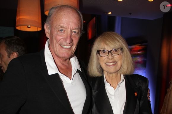 Pendant ces dernières heures, il lui a tenu la main sans jamais la quitter.


Exclusif - Mireille Darc et son mari Pascal Desprez - Vernissage de l'expositon de Thierry Beccaro sur le thème de la "Promenade acrylique" à l'hôtel Renaissance à Paris le 21 septembre 2015. © Bestimage