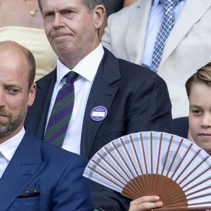 Le prince et la princesse de Galles, accompagnés du prince George et de la princesse Charlotte, assistent à la finale masculine de Wimbledon entre Jannik Sinner et Carlos Alcaraz, au All England Lawn Tennis and Croquet Club, à Wimbledon, Londres, Royaume-Uni, le 13 juillet 2025.

Julien Burton / Bestimage