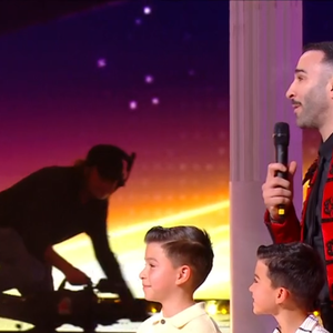 Adil Rami et ses jumeaux dans "Danse avec les stars", capture d'écran TF1.  Le 11 avril 2025.
