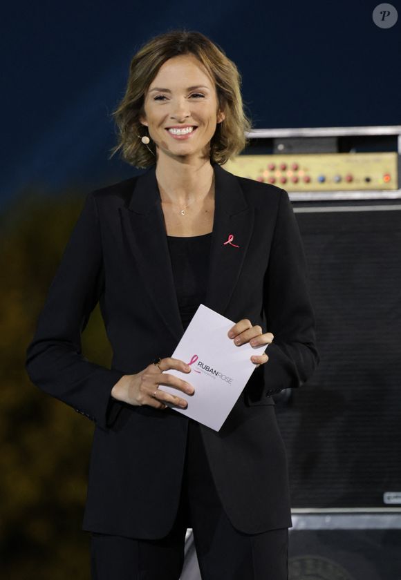 Exclusif - Isabelle Ithurburu - Soirée de lancement "Octobre Rose" organisée par l'association Ruban Rose présentée par I. Ithurburu à Paris le mardi 30 septembre 2025.

© Coadic / Ausset-Lacroix / Bestimage