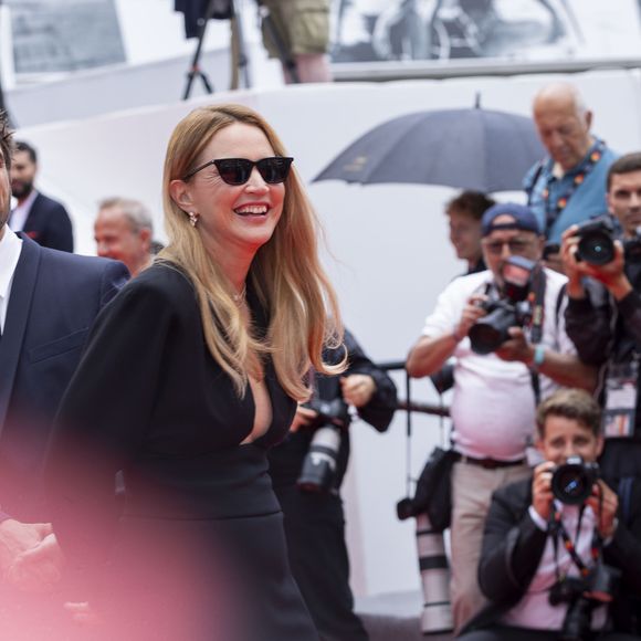 Virginie Efira et Niels Schneider - Montée des marches du film " L'inconnue" lors du 79ème Festival International du Film de Cannes, le 18 mai 2026. © Olivier Borde / Bestimage