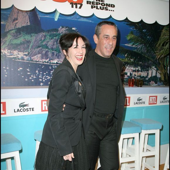 Thierry et Béatrice Ardisson - première du film "OSS 117, Rio ne répond plus" au cinéma Gaumont Opéra. OLIVIER BORDE / BESTIMAGE