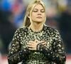 Elle n'a alors que 16 ans mais une force incommensurable

La chanteuse Louane (Louane Emera), représentante de la France au concours de l'Eurovision, interpréte pour la première fois son titre Maman, en hommage à sa mère décédée lorsqu'elle avait 17 ans, devant les 80 000 spectateurs, suspendue sur une plateforme, plusieurs mètres au-dessus de la pelouse et des musiciens, du Stade de France à la mi-temps du match du Tournoi des Six Nations opposant la France à l'Écosse, à Saint-Denis, Seine Saint-Denis, France, le 15 mars 2025. © Cyril Moreau/Bestimage