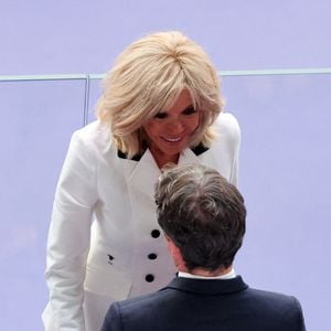 La première dame, Brigitte Macron et Gabriel Attal, Premier ministre - Cérémonie de clôture des Jeux Olympiques de Paris 2024 au stade de France à Saint-Denis, le 11 août 2024. 
© Jacovides-Perusseau / Bestimage