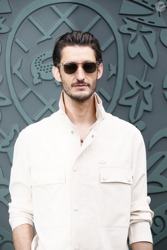vient d'effectuer "un flex" qu'il attendait depuis 20 ans. 

Pierre Niney au photocall du défilé Lacoste "Collection Prêt-à-Porter Automne/Hiver 2025-2026" lors de la Fashion Week de Paris (PFW), le 9 mars 2025

© Christophe Clovis / Bestimage
