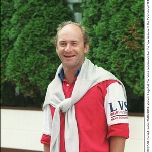 Vincent Lagaf à la conférence de presse de la nouvelle saison de la chaîne de télévision TF1, Paris-France, le 29/08/2001. Crédit Francis Petit/Abaca