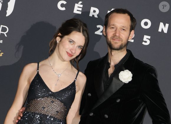 Rebecca Marder et Benjamin Lavernhe au photocall du dîner de la 50ème édition de la cérémonie des César au Fouquet's à Paris, France, le 28 février 2025. © Coadic Guirec/Bestimage