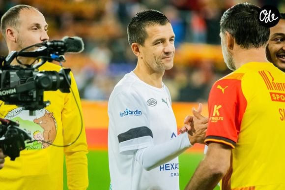 Pour lui, comme dans le football, la réussite passe avant tout par une bonne équipe.

Eric Carriere - Match caritatif entre les anciens du RC Lens et la Team Légendes (4 - 3), au profit de l’association "Un sourire, un espoir pour la vie", à Lens, le 31 octobre 2023. Des influenceurs et créateurs de contenu entre autres ont également participé à cette rencontre. 
© Baptiste Autissier / Panoramic / Bestimage