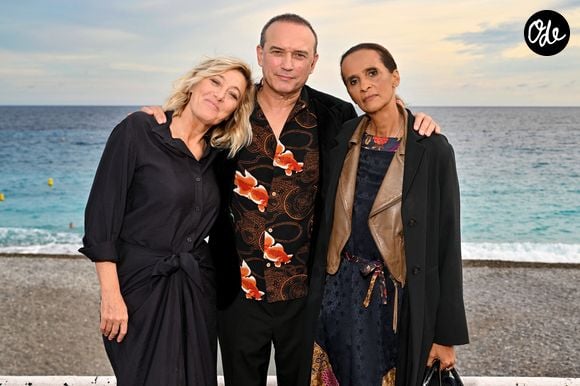 Valeria Bruni-Tedeschi, Vincent Perez et sa femme Karine Silla - Photocall du film "Un jeu dangereux" lors de la 8ème édition du Festival Cinéroman à Nice le 29 Septembre 2026. © Jacovides-Bebert/Bestimage