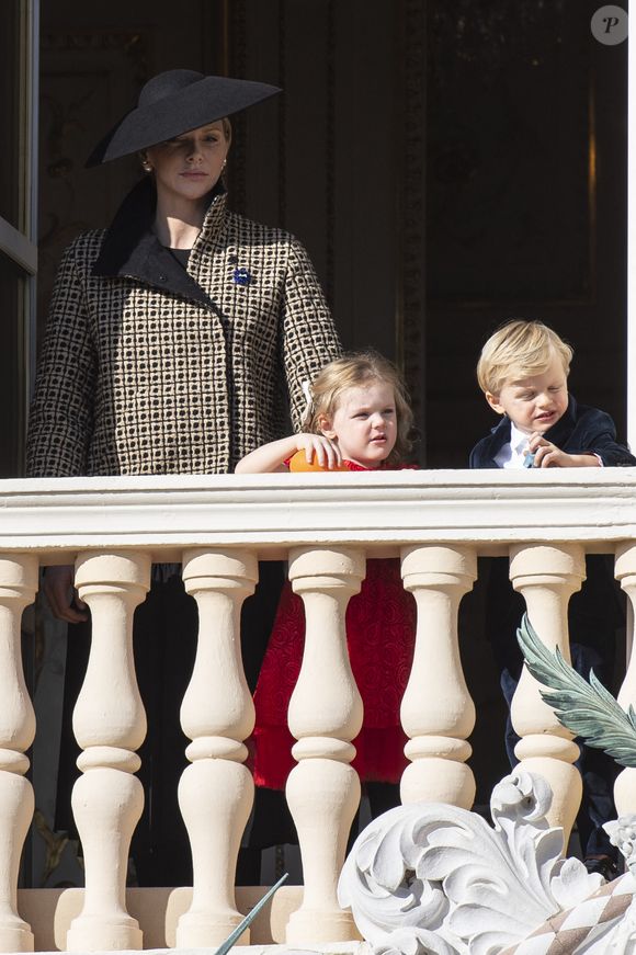 HSH La princesse Charlène de Monaco et leurs enfants Jacques et Gabriella assistent depuis le balcon au défilé sur la place du Palais lors des cérémonies de la fête nationale. Monaco le 19 novembre 2018. Photo ABACAPRESS.COM