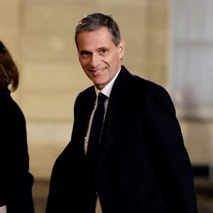 L'homme franco-libanais annonce ce jeudi 19 février 2026 avoir investi via son groupe CMA CGM 350 millions de dollars avec le chantier naval de Cochin, en Inde, pour la construction de six porte-conteneurs propulsés au GNL (gaz naturel liquéfié). 

Rodolphe Saadé, Pdg de CMA-CGM au palais de l'Elysée pour un dîner de travail lors du sommet pour l'action sur l'intelligence artificielle à Paris le 10 février 2025.

© Dominique Jacovides / Bestimage