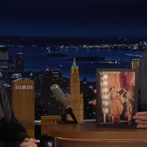 Pamela Anderson invitée sur le plateau de l'émission de Jimmy Fallon sur NBC