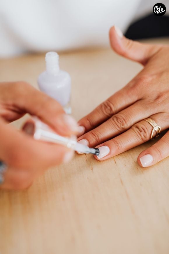 Découvrez, à votre tour, le protocole ultra-simple en trois étapes pour reproduire ce look chez vous.