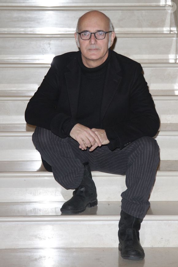 Cette bande originale "a changé ma vie en France, puisqu'elle a permis de faire connaître ma musique à un public complètement nouveau et bien plus vaste", confie l'artiste, dans les colonnes de "Paris Match".

Einaudi Ludovico, lors de la promotion du film "Intouchables" à Rome, le 21 février 2012. SGP / BESTIMAGE