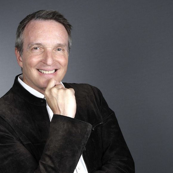 Exclusif - Portrait de Stéphane Rotenberg à Paris, le 15 mai 2025.
© Cédric Perrin/Bestimage