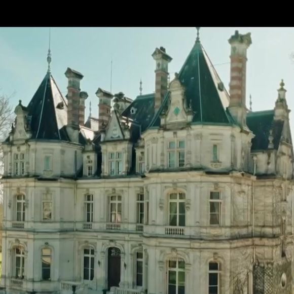 Le propriétaire de ce château de XIXe siècle

Tony Parker visite le château de Jarnac dans l'émission "L'Agence" sur TMC, décembre 2024.