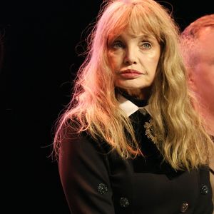 Arielle Dombasle, présidente du jury lors de la soirée d'ouverture de la 35ème édition du Festival du Film Britannique et Irlandais de Dinard le 3 octobre 2024.

© Denis Guignebourg / Bestimage