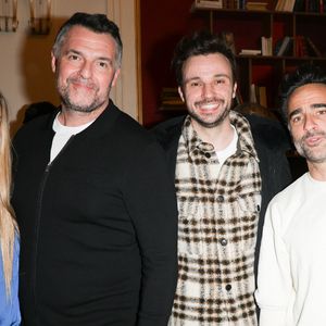 Arnaud Ducret est venu avec sa femme Claire

Exclusif -  Arnaud Ducret et sa femme Claire Francisci, Tom Villa et Florent Peyre - 50ème de la pièce "Lyly" avec M. Bernier et F. Perrin au théâtre de Paris le 27 mars 2025. © Coadic Guirec/Bestimage