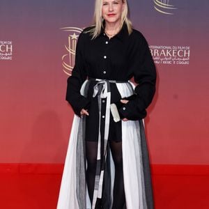 Mais aussi l'actrice américaine Patricia Arquette, elle aussi membre du jury de l'édition 2024 du Festival. 
Patricia Arquette - Tapis rouge du 21ème Festival du film de Marrakech au Maroc le 2 Décembre 2024. © Dominique Jacovides/Bestimage