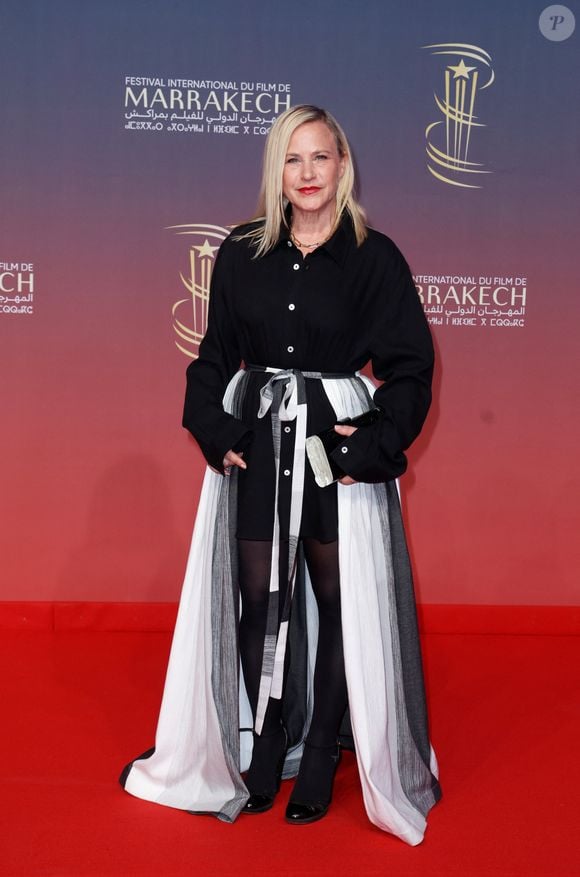 Mais aussi l'actrice américaine Patricia Arquette, elle aussi membre du jury de l'édition 2024 du Festival. 
Patricia Arquette - Tapis rouge du 21ème Festival du film de Marrakech au Maroc le 2 Décembre 2024. © Dominique Jacovides/Bestimage