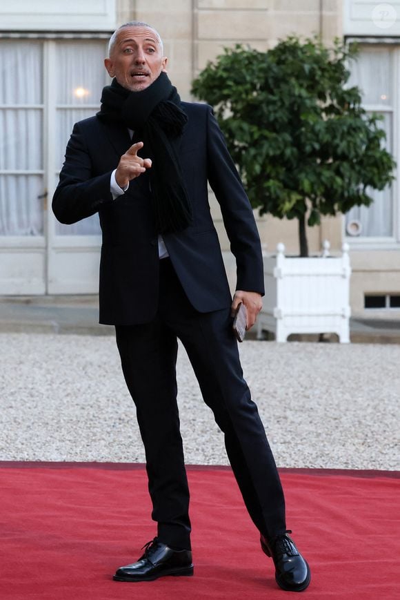 L'humoriste et acteur, Gad Elmaleh arrive au palais de l'Élysée pour un dîner offert aux chefs d’état et de gouvernement par le président de la république dans le cadre du XIXe Sommet de la Francophonie à Paris, le 4 octobre 2024. © Stéphane Lemouton / Bestimage