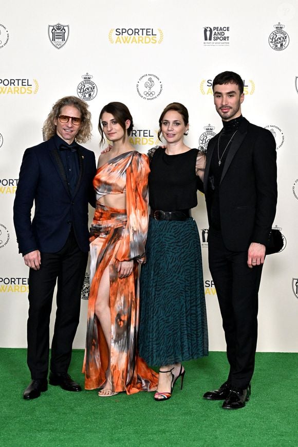 Gwendal Peizerat, Gabriella Papadakis, Nathalie Péchalat et Guillaume Cizeron durant la soirée des Sportel Awards au Grimaldi Forum à Monaco, le 24 octobre 2022. © Bruno Bebert/Bestimage