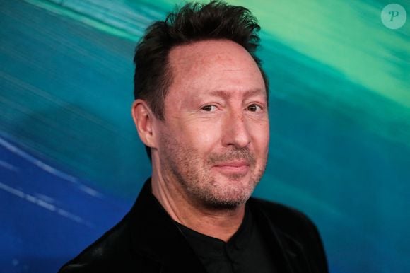 Douze ans, avant, Julian avait vu le jour...

Julian Lennon arrive au gala de l'amfAR Los Angeles 2021 en l'honneur de TikTok et Jeremy Scott qui s'est tenu au Pacific Design Center le 4 novembre 2021 à West Hollywood, Los Angeles, Californie, États-Unis. Photo par Xavier Collin/Image Press Agency/ABACAPRESS.COM