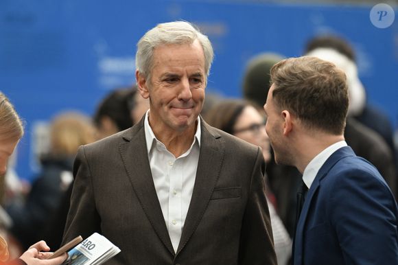 D'autres chaînes ont également adapté leur programmation : France 5 et BFMTV avaient déjà consacré des soirées spéciales au conflit.

Bernard de La Villardiere - Du 14 au 16 janvier 2026, Le Figaro célèbre les deux siècles de son histoire à travers une exposition exceptionnelle au Grand Palais. Conférence 200 ans d'écrivains animée par Jean-Christophe Buisson, Eugénie Bastié et Vincent Trémolet de Villers avec Sylvain Tesson et Alain Finkielkraut au Grand Palais à Paris. © Lionel Urman/Bestimage