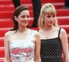 Clouée au lit il y a quelques jours et contrainte de reporter plusieurs rendez-vous cruciaux,

Marion Cotillard, Angèle - Montée des marches du film « Annette » lors de la cérémonie d'ouverture du 74ème Festival International du Film de Cannes 
© Borde-Jacovides-Moreau / Bestimage