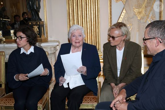 Rachida Dati (Ministre de la Culture), Line Renaud, Muriel Robin et Dany Boon - Line Renaud fait don de ses archives aux Archives Nationales au Ministère de la Culture, Paris le 12 Mai 2025. © Bertrand Rindoff / Bestimage