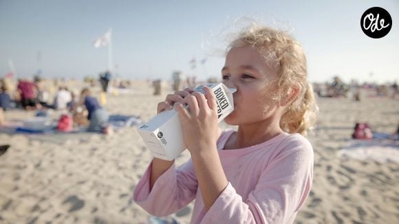 Un urgentiste déconseille de couvrir le cosy avec un linge.

Quels bon gestes adopter en temps de canicule avec un bébé ?