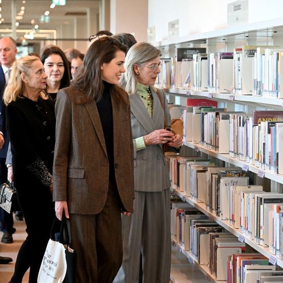 Le prince Albert II de Monaco, la princesse Caroline de Hanovre, Charlotte Casiraghi et Mélanie-Antoinette de Massy inaugurent la médiathèque Caroline à Monaco, le 10 décembre 2025. 
© Bruno Bebert / Bestimage
