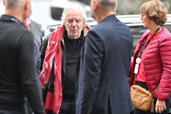Pierre Arditi arrivant à la projection du film L Amour A Mort lors du 17ème Festival Lumière à Lyon, France le 14 octobre 2025. Photo par Julien Reynaud/APS-Medias/ABACAPRESS.COM
