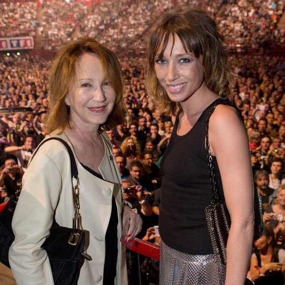 Exclusif - Nathalie Baye et sa fille Laura Smet - People au concert de Johnny Hallyday au POPB de Bercy a Paris - Jour 2. Le 15 juin 2013 - Borde-Corlouer-Jacovides-Moreau / Bestimage