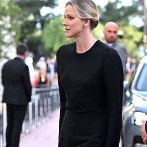 L'épouse du prince Albert est alors apparue dans un ensemble sombre, un jean et un pull.
La princesse Charlène de Monaco - La famille princière monégasque a assisté à la messe pontificale en hommage au pape François, célébrée en la Cathédrale de Monaco par Monseigneur Dominique-Marie David, le 22 avril 2025.
© Bruno Bebert / Bestimage