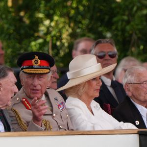 Le roi Charles III, en présence de sa femme la reine Camilla, a rendu hommage le 15 août 2025 aux soldats ayant servi en Asie et dans le Pacifique pendant la Seconde Guerre mondiale, rappelant le coût des conflits, pour le 80e anniversaire de la victoire des forces alliées sur le Japon.
©PA Wire/ABACAPRESS.COM