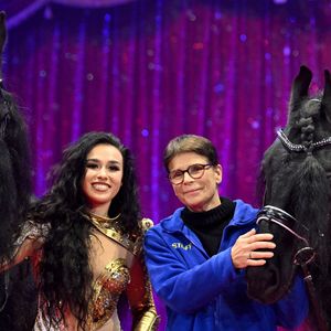 La princesse Stéphanie de Monaco a posé avec des artistes qui se produiront au 48eme Festival International du Cirque de Monte Carlo sous le chapiteau de Fontvieille à Monaco. Le festival débute le 16 janvier. © Bruno Bebert / Bestimage