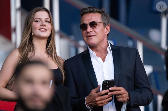 Benjamin Castaldi et un ami assistent au match de football de la Ligue 1 Uber Eats entre le Paris Saint Germain et Strasbourg au Parc des Princes le 14 août 2021 à Paris, France. Photo by Laurent Zabulon/ABACAPRESS.COM