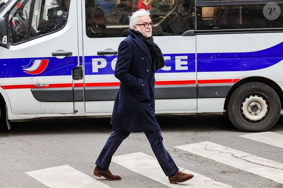 Pascal Praud - Arrivées aux obsèques de C.Laborde en l’église Saint-Roch à Paris, le 6 février 2025. Décédée le 28 janvier 2025 à l'âge de 73 ans, l'ancienne présentatrice météo de TF1 (1988 - 2017) était atteinte de la maladie neurodégénérative à corps de Lewy. 
© Jacovides - Moreau / Bestimage