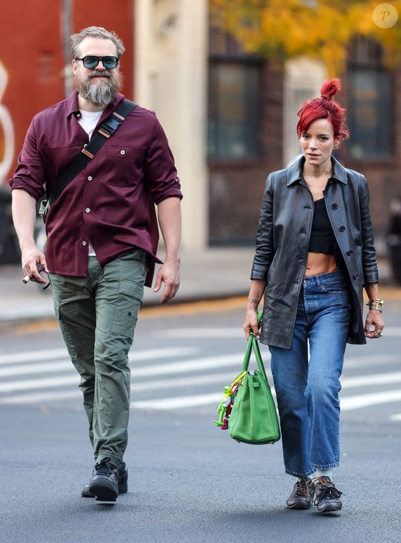 L'icône pop et la star de "Stranger Things" faisaient l'objet de nombreuses rumeurs ces derniers mois.

Lily Allen et David Harbour à New York en octobre 2024