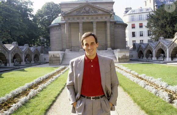 S'il s'était donc imaginé mort bien 20 ans avant la vraie fin de sa vie, il partageait là sa plus grande appréhension post-mortem : l'oubli. 

En France, à Paris, Thierry Ardisson posant en octobre 1986
