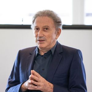 Exclusif - Michel Drucker - Conférence de presse de la 2ème fête de l'Aviation 2021 à Paris le 23 septembre 2021. © Jeremy Melloul/Bestimage