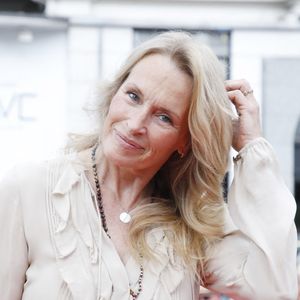 Estelle Lefébure profite de la montagne enneigée avec son plus jeune enfant et son petit-fils.

Exclusif - Estelle Lefébure lors de la 2ème édition du Festival du Cinéma Français et Gastronomie d'Aix-les-Bains

Photo : Denis Guignebourg / Bestimage