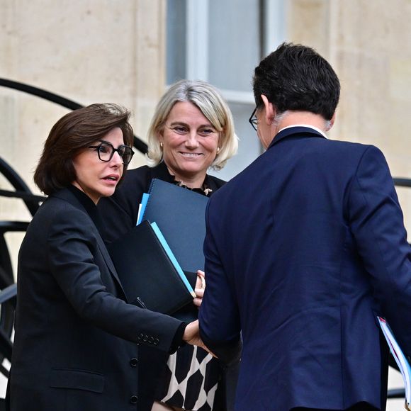Rachida Dati, ministre de la Culture, Stéphanie Rist, Ministre de la Santé, des Familles, de l'Autonomie et des Personnes handicapées - Sortie du Conseil des ministres au palais de l'Elysée à Paris, le 19 novembre 2025.
© Christian Liewig / Bestimage