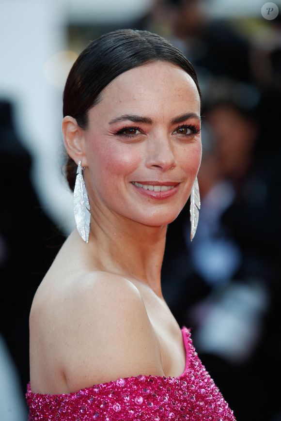 Bérénice Bejo - Montée des marches du film "Coupez !" pour la cérémonie d’ouverture du 75ème Festival International du Film de Cannes. Le 17 mai 2022
© Cyril Moreau / Bestimage