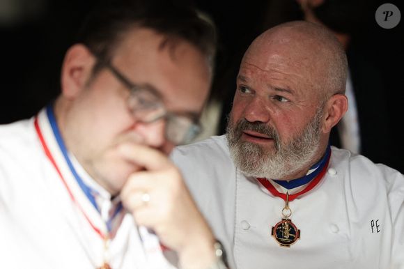 Le chef Philippe Etchebest est le président d'honneur d'Exp'Hotel 2021 à Bordeaux. Sur la photo, le célèbre chef Philippe Etchebest lors du concours culinaire dont il est le jury, le 29 novembre 2021, à Bordeaux, France. Photo par Thibaud Moritz/ABACAPRESS.COM