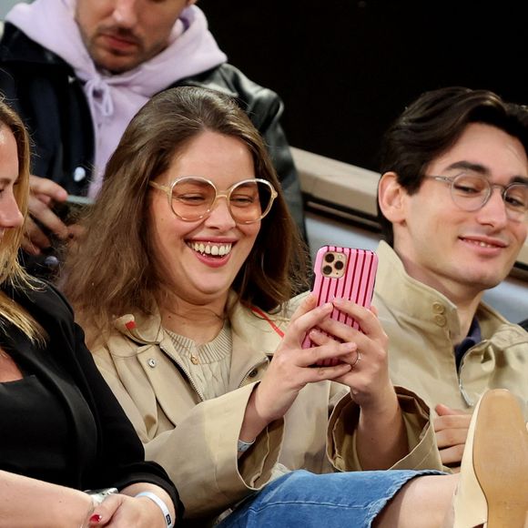 Marie-Ange Casta dans les tribunes lors de la session du soir des Internationaux de France de Tennis de Roland Garros 2025, à Paris, France, le 4 juin 2025. © Jacovides-Moreau/Bestimage