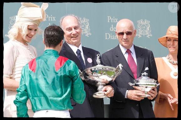 Le prince Karim Aga Khan, avec sa fille Zahra lors du prix Diane de Chantilly
©ALAIN GUIZARD / BESTIMAGE